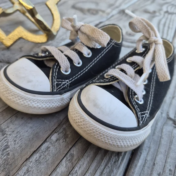 CONVERSE ALL STARS TODDLERS SIZE 5 SNEAKERS - Picture 2 of 7
